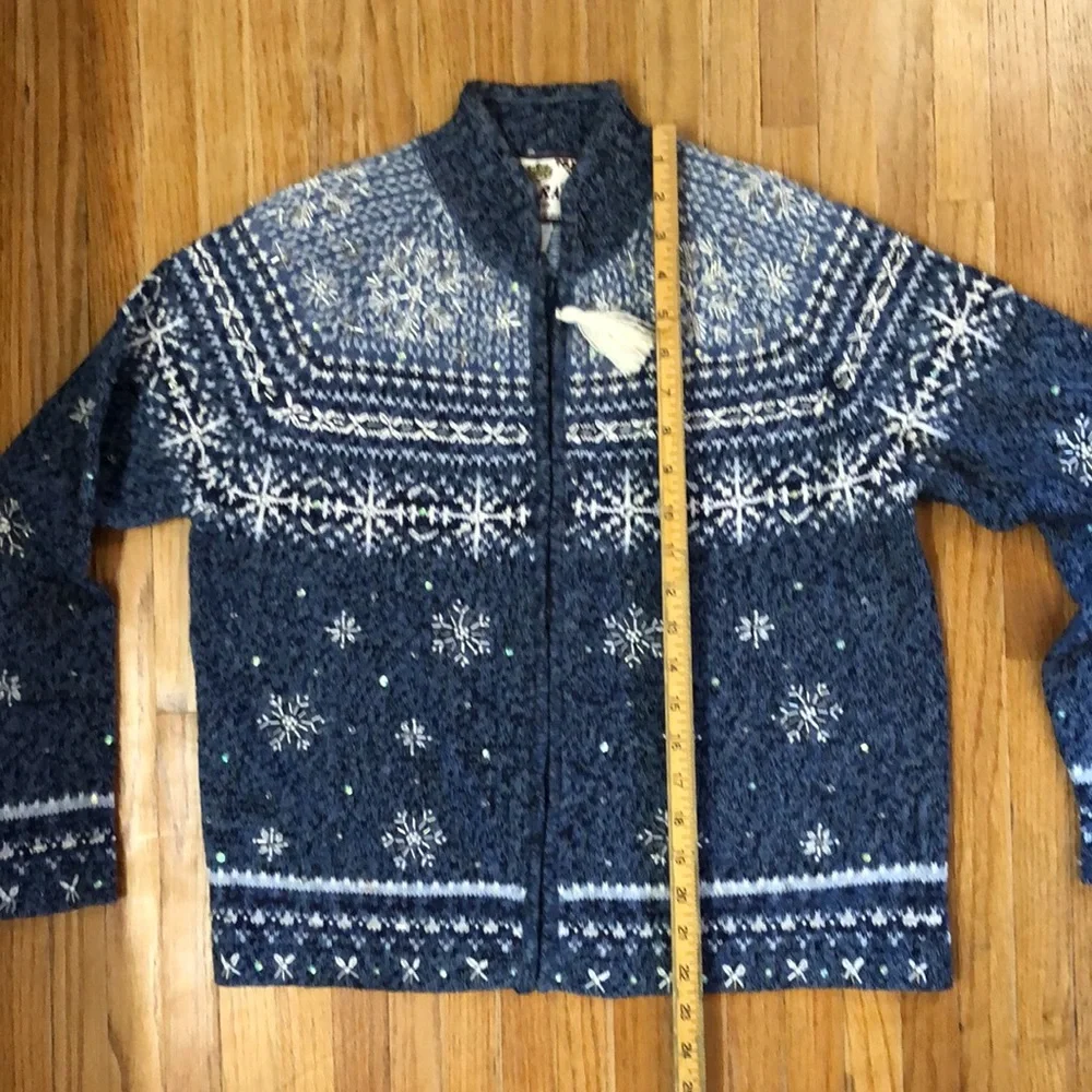 Blue snowflakes beaded fair isle sweater size petite M - Picture 6 of 8